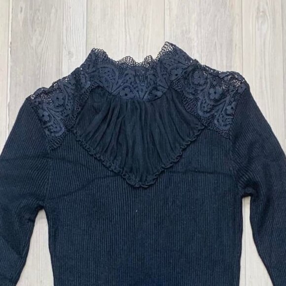 Short Flared Dress with Long Sleeves and Waist Cinching - Picture 3 of 6